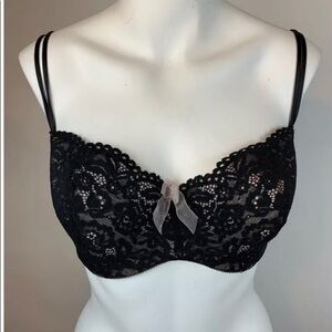 Women’s b. Tempt’d Black Lace Bra- 36DD